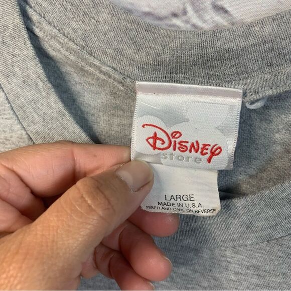 Basic T-shirt with Embroidered Grumpy Graphic - Picture 6 of 8